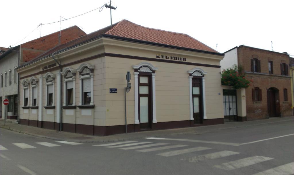 Guest House Villa Herbarium Slavonski Brod Extérieur photo
