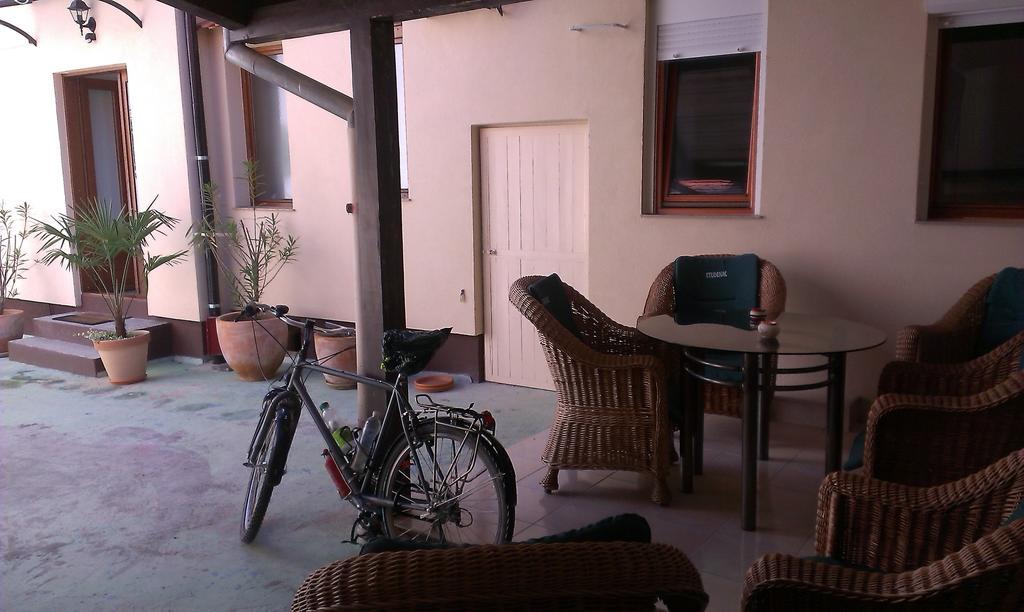 Guest House Villa Herbarium Slavonski Brod Extérieur photo