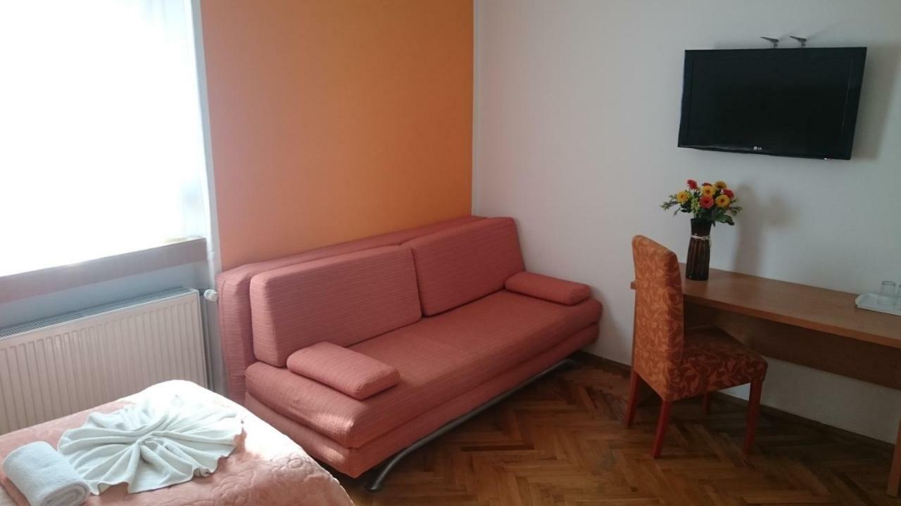 Guest House Villa Herbarium Slavonski Brod Extérieur photo
