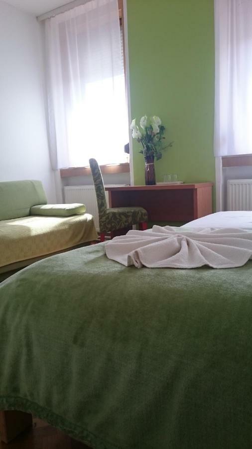 Guest House Villa Herbarium Slavonski Brod Extérieur photo